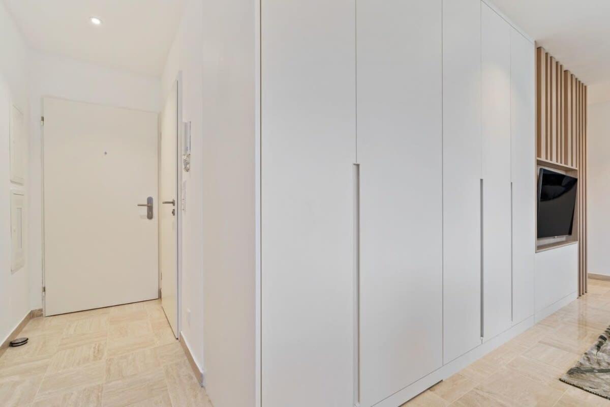 Modern Studio With King Bed, Walk To Attractions Luxembourg Eksteriør bilde