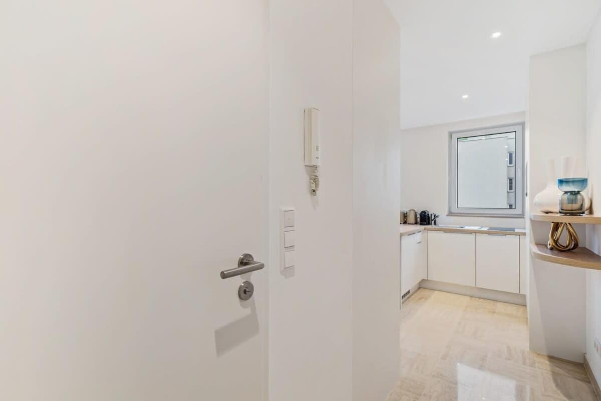 Modern Studio With King Bed, Walk To Attractions Luxembourg Eksteriør bilde
