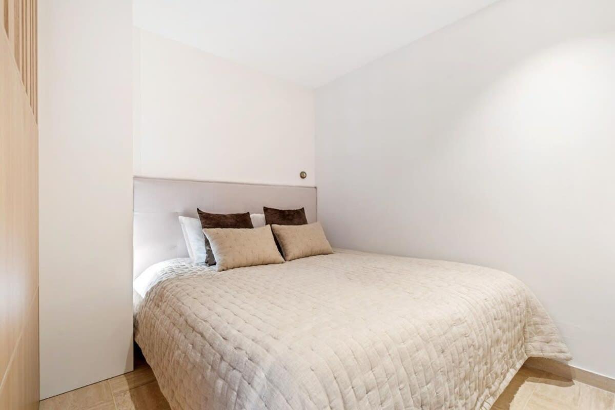 Modern Studio With King Bed, Walk To Attractions Luxembourg Eksteriør bilde