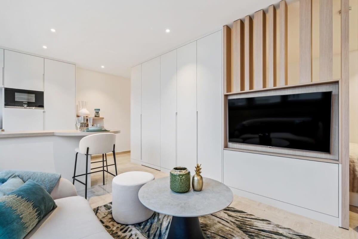 Modern Studio With King Bed, Walk To Attractions Luxembourg Eksteriør bilde