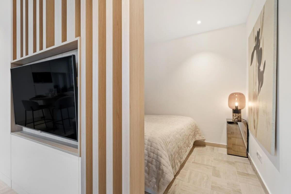 Modern Studio With King Bed, Walk To Attractions Luxembourg Eksteriør bilde